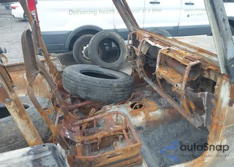 1997 Jeep Wrangler Se z USA, uszkodzony, nr VIN 1J4FY29P4VP542533